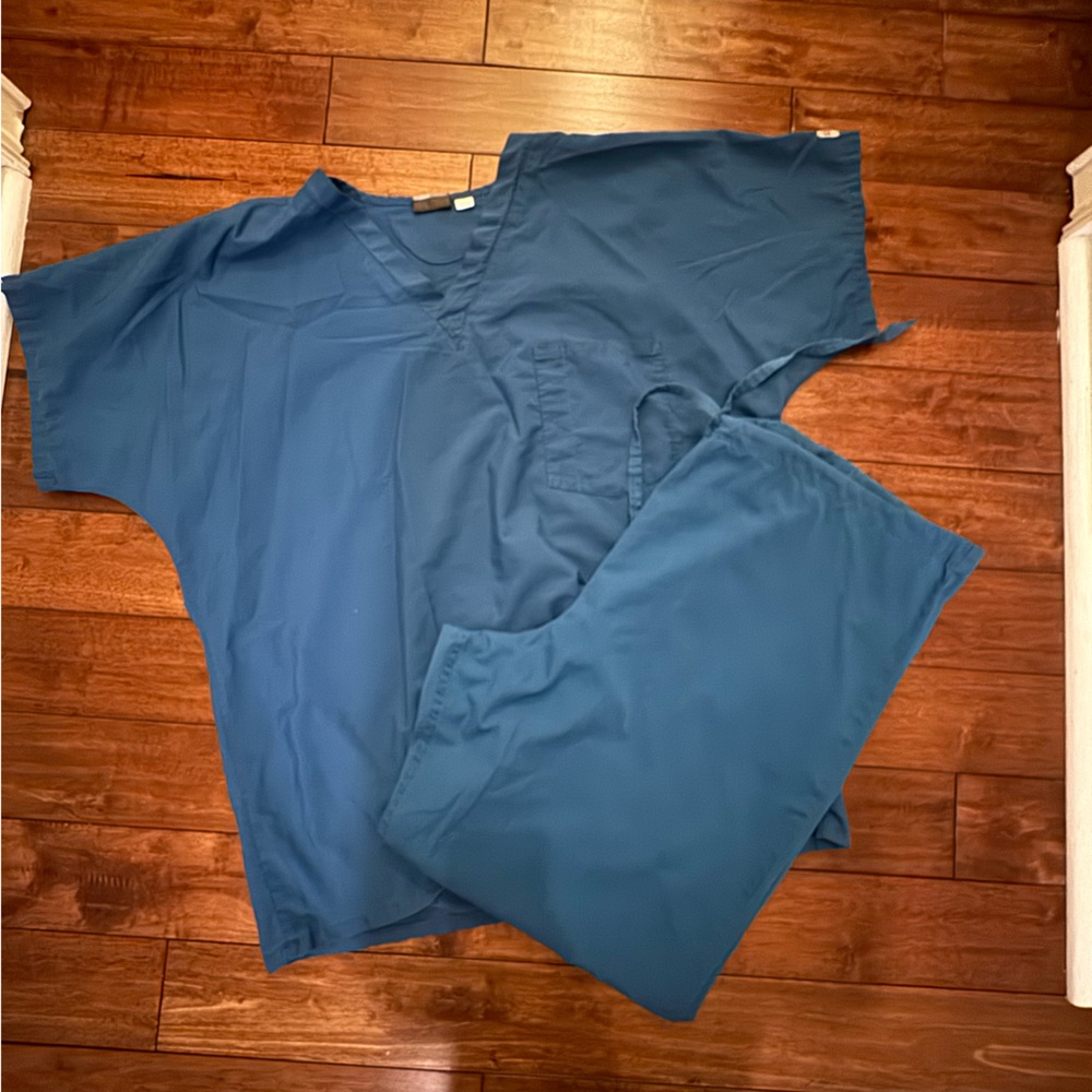 Scrub One scrubs